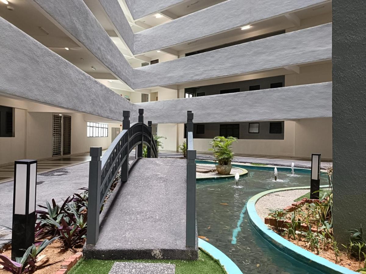 Апартаменты Arc Austin Hills Residensi By Antlerzone Джохор-Бару Экстерьер фото