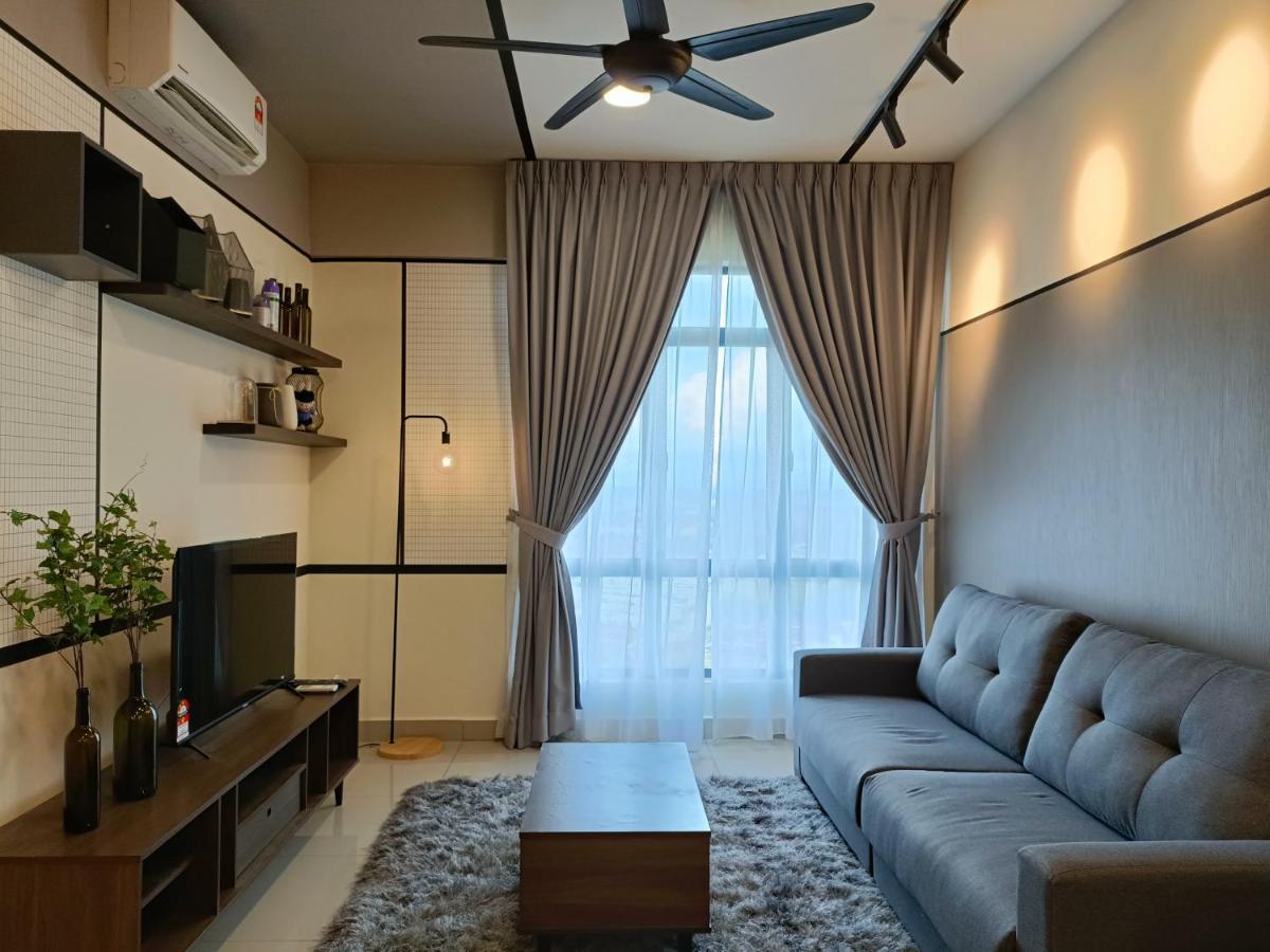 Апартаменты Arc Austin Hills Residensi By Antlerzone Джохор-Бару Экстерьер фото