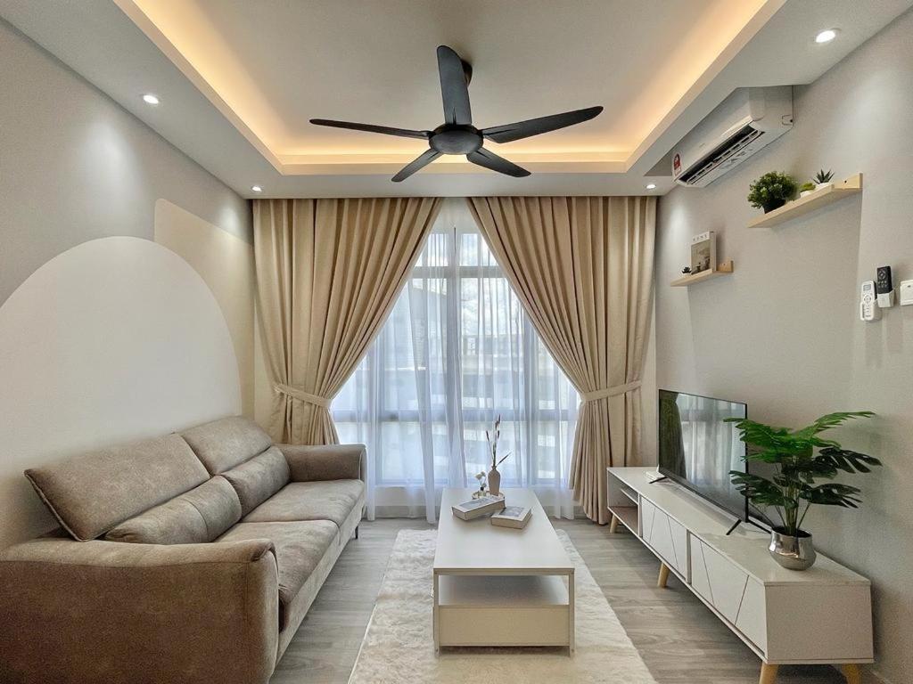 Апартаменты Arc Austin Hills Residensi By Antlerzone Джохор-Бару Экстерьер фото