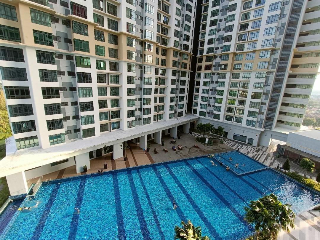 Апартаменты Arc Austin Hills Residensi By Antlerzone Джохор-Бару Экстерьер фото