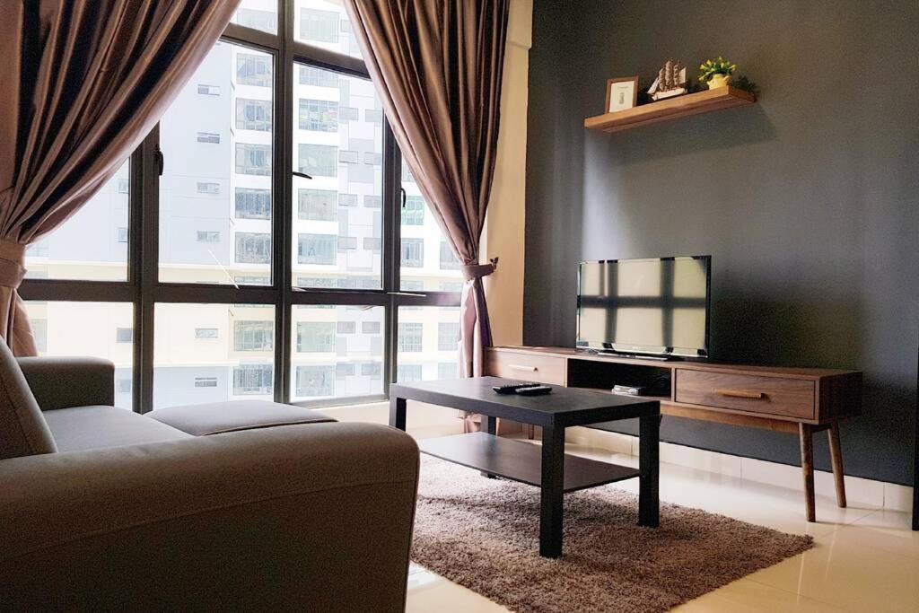 Апартаменты Arc Austin Hills Residensi By Antlerzone Джохор-Бару Экстерьер фото