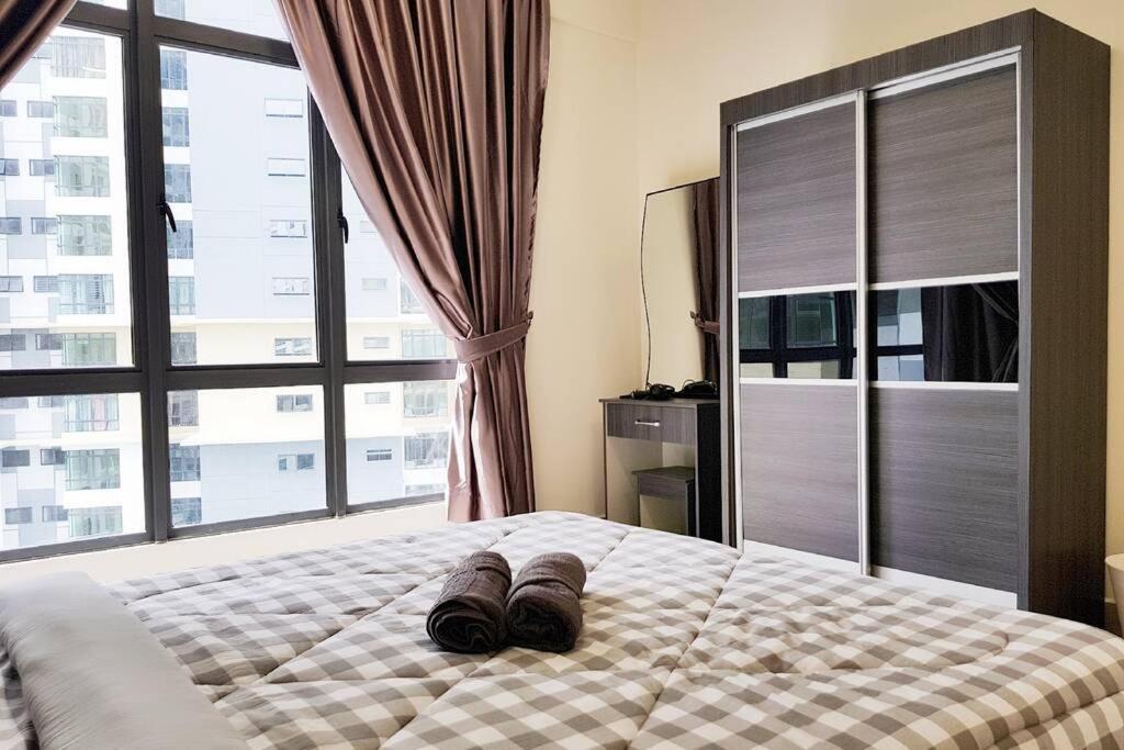 Апартаменты Arc Austin Hills Residensi By Antlerzone Джохор-Бару Экстерьер фото