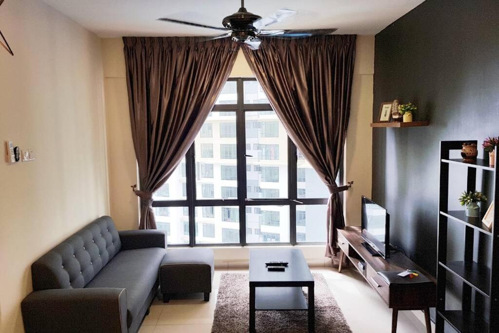 Апартаменты Arc Austin Hills Residensi By Antlerzone Джохор-Бару Экстерьер фото